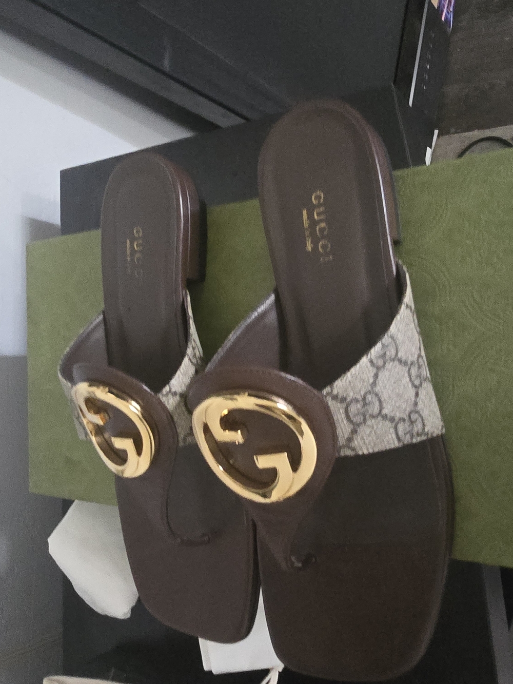 Gucci Blondoe Interlocking Flat Thong Sandal Monogram Supreme - Picture 3 of 7